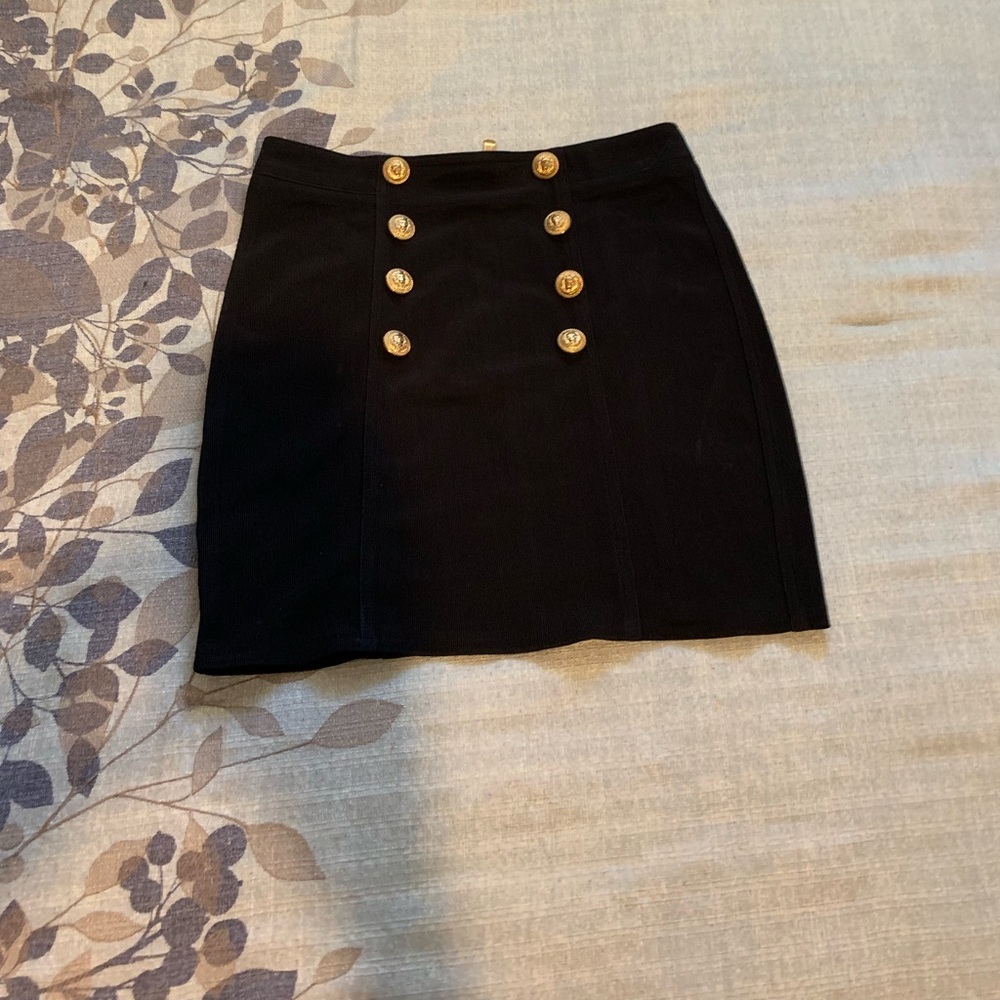 Black button skirt